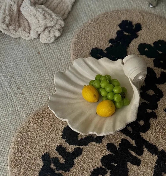 White resin simulation shell fruit plate ornament for dining table decoration