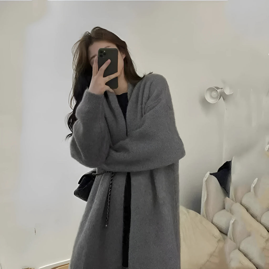 Women's loose large knitted cardigan in thick chenille fabric with 3D pattern in dark gray colour