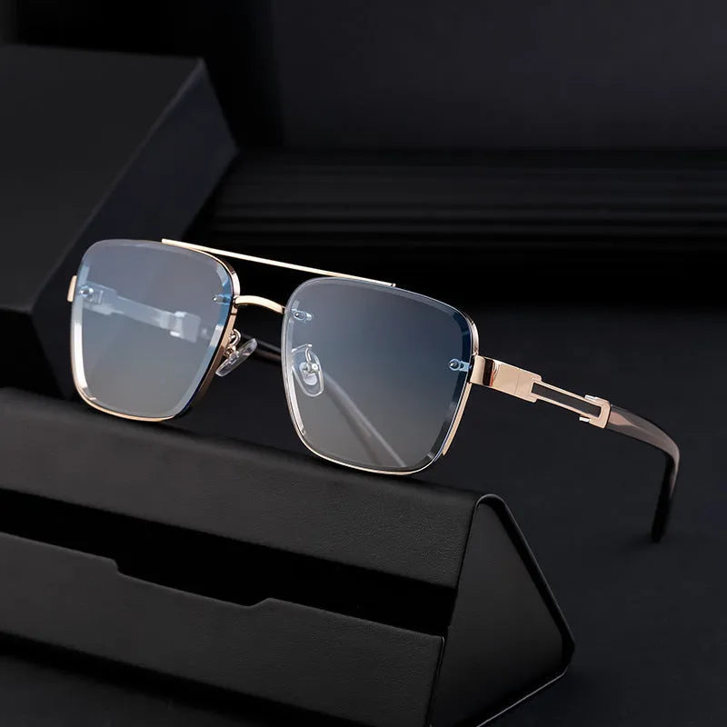 Men's vintage sunglasses with UV400 lenses in gold gradient blue colour on a PC frame.