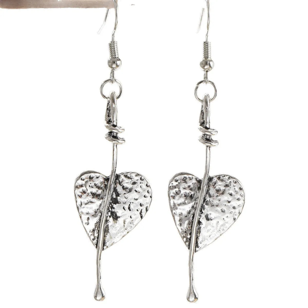 Retro minimalist heart earrings for women in electroplated zinc alloy geometric shape picture colour