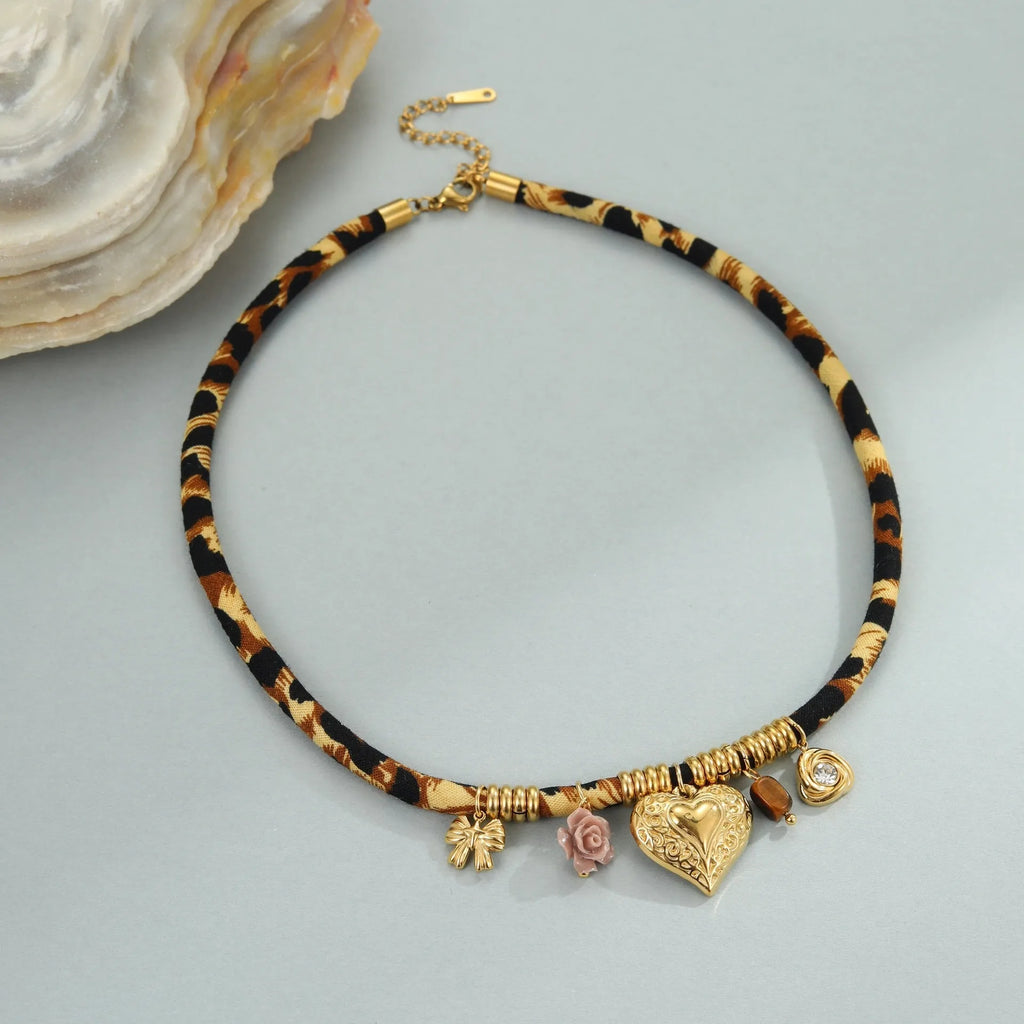 Leopard print stainless steel necklace with geometric pendant on adjustable 41-50cm chain